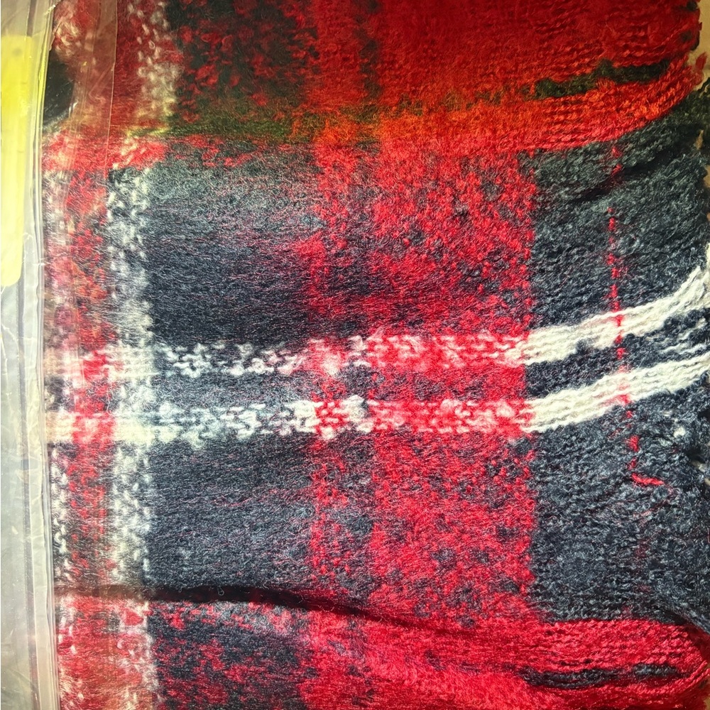 Noble Mount Scarf - Picture 2 of 4